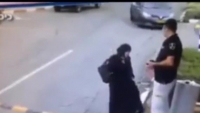 حمله دختر فلسطینی به پلیس اسرائیلی