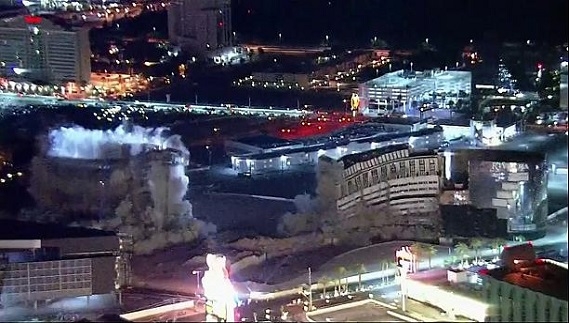 انفجار کنترل شده هتل Riviera در لاس وگاس انفجار کنترل شده هتل Riviera در لاس وگاس